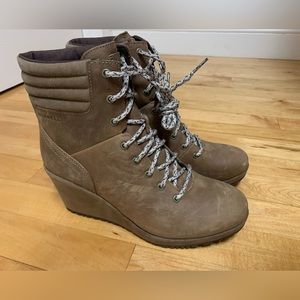 Merrell Women's Tremblant Wedge Waterproof Boots sz 8